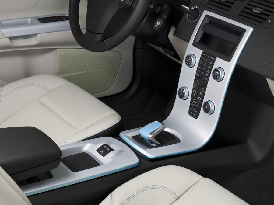  Volvo C30 Electric 2011 года  (фото 14 из 24)